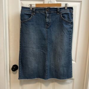 Stretch denim skirt